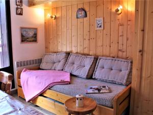 Fotografia z galérie ubytovania Charmant T2 au calme, 4 couchages, balcon vue sud, skis et combinaison inclus, proche navette gratuite - FR-1-330-556 v destinácii Risoul