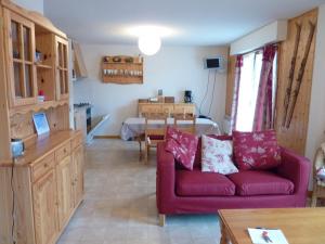 Posezení v ubytování Location 3 pièces cabine - Animaux admis, parking - Au pied des pistes à St Jean d'Aulps - FR-1-573-85