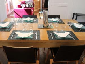 Fotografie z fotogalerie ubytování Gîte paisible avec jardin privatif et terrasse, 2 chambres, proche sites culturels, animaux acceptés - FR-1-510-174 v destinaci Romeries