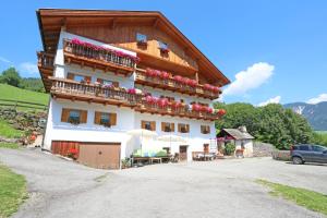 Gallery image of Veltierhof in Funes