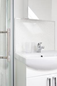 Ένα μπάνιο στο Beach Loft Luxury Flat +14 φωτογραφίες