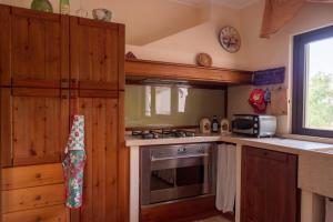 A kitchen or kitchenette at Villa Gialì