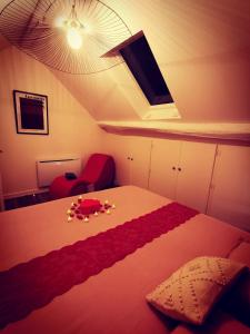 מיטה או מיטות בחדר ב-LoveSparadise - Suite L'élixir
