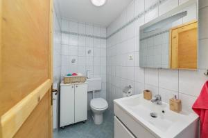 Ένα μπάνιο στο Počitniška Hiša Voje