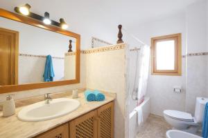 Koupelna v ubytování Villa Roig by Villa Plus