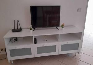 Μια τηλεόραση ή/και κέντρο ψυχαγωγίας στο Tamarindo