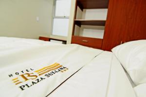Postel nebo postele na pokoji v ubytování Hotel Plaza Sullana