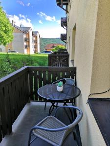 Apartmán Nikolka的阳台或露台