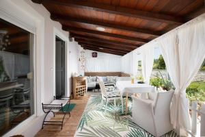 Posezení v ubytování Holiday House Biloš