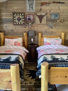 Krevet ili kreveti u jedinici u okviru objekta Oak ridge cabin