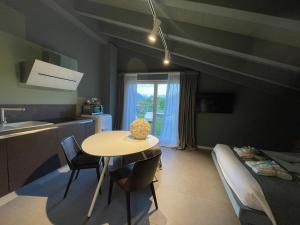 TV a/nebo společenská místnost v ubytování Art B&B Design