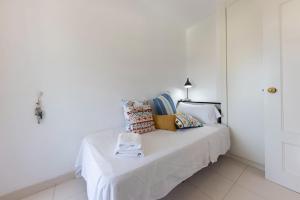 Posteľ alebo postele v izbe v ubytovaní Bravissimo Estel A8 Penthouse S'Agaró