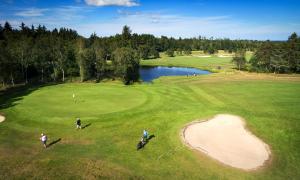 Golf v hotelu nebo okolí