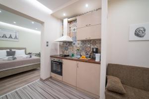 Kuchyňa alebo kuchynka v ubytovaní Luxury Suites with KING-SIZED bed