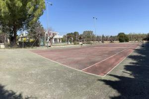Tenis a/nebo squash v ubytování La Casita (Villa cerca de Peñíscola y Morella) nebo okolí