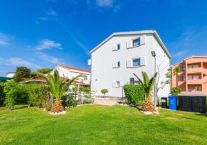 Zahrada ubytování Apartments Damir