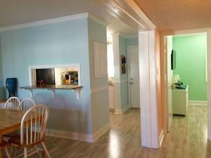 Gallery image of Beach Harbour 17 at the CB Boardwalk Walk to everything! in Carolina Beach