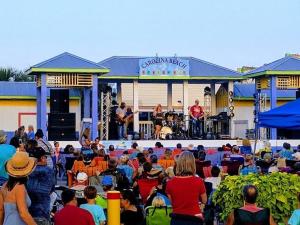 Afbeelding uit fotogalerij van Beach Harbour 17 at the CB Boardwalk Walk to everything! in Carolina Beach