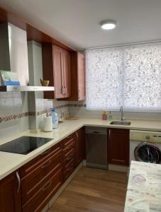 Kuchyňa alebo kuchynka v ubytovaní AMPLIO PISO EN CENTRO DE TORRE DEL MAR