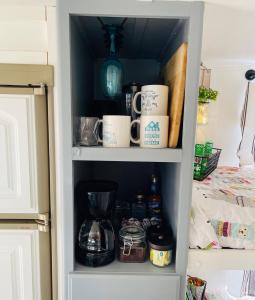 Rustic Farm Stay的咖啡和沏茶工具