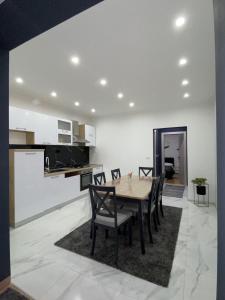 Kuchyňa alebo kuchynka v ubytovaní Apartment & Rooms - Marina