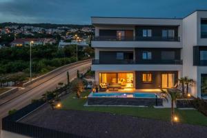 Fotografia z galérie ubytovania Villa Ameli Apartment with swimming pool v destinácii Rijeka
