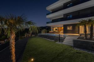Fotografia z galérie ubytovania Villa Ameli Apartment with swimming pool v destinácii Rijeka