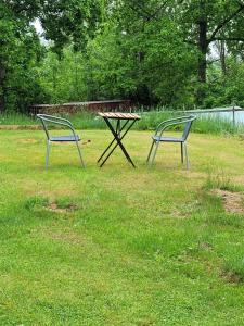 Jardín al aire libre en Blankaholm Adria husvagn