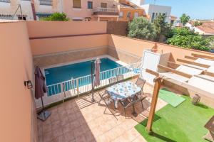 The swimming pool at or close to Casa Adrimar