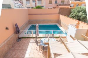 The swimming pool at or close to Casa Adrimar