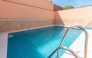 The swimming pool at or close to Casa Adrimar