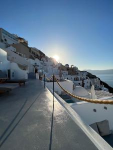 Fotografie z fotogalerie ubytování Oinos Luxury Suites Caldera v destinaci Oia + 33 fotografií