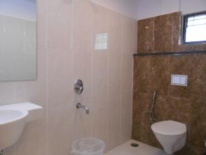 Vonios kambarys apgyvendinimo įstaigoje Hotel Aditya