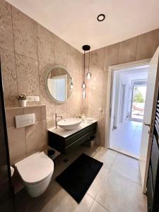 Koupelna v ubytování Seaview pool apartment-Lumière, Island Hvar-Gdinj