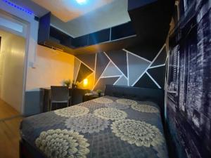 מיטה או מיטות בחדר ב-ROOMIES HOSTEL Condesa