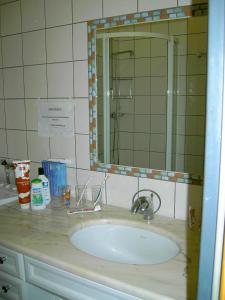 Ένα μπάνιο στο Ferienwohnung Eichenseher