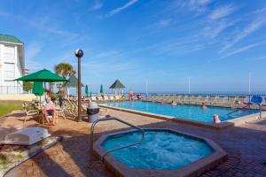 戴通納海灘的住宿－Sunglow Resort 305, 1 Bedroom, Sleeps 4, Ocean View, Heated Pool, WiFi，相簿中的一張相片