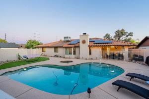 Gallery image of Cozy Phoenix Home Heated Pool & Spa with King Beds in Phoenix
