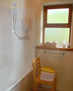 Ett badrum på Corriebrack cottage