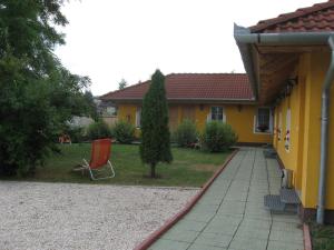 Foto dalla galleria di Platán Panzió a Nyúl