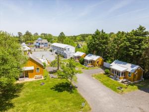 Vaade majutusasutusele Beach Bum West-O Cabins linnulennult