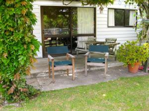 O grădină în afara Cooks Beach Gem - Cooks Beach Holiday Home