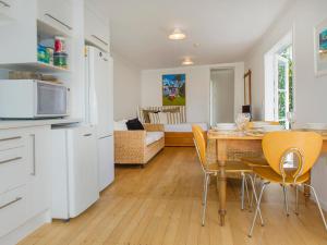 Gallery image of Daisy Cottage - Hahei Bach in Hahei