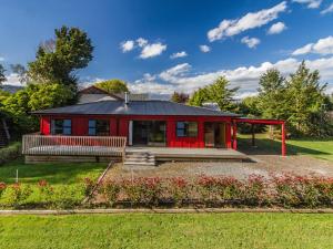 Κήπος έξω από το Cosy Alpine HQ - Ohakune Holiday Home