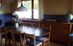 Photo de la galerie de l'établissement Lovely Home In Medebach-ddinghausen With Kitchen, à Medebach