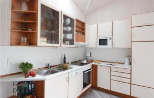 Dapur atau dapur kecil di Strandblick 9 +9 gambar