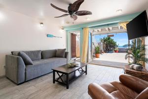 Gallery image of BEACHFRONT COTTAGE LOWER UNIT in Oceanside