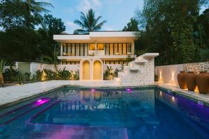 Bassein majutusasutuses Tiu Oasis Lombok või selle lähedal