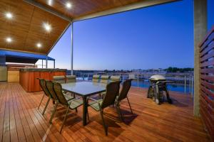 Balkón nebo terasa v ubytování 19 Corella Court