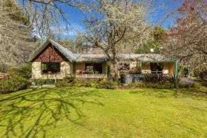 Gallery image of River Road Spa Lodge - Broadlands Forest in Taupo